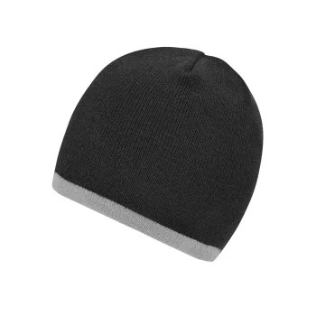 Beanie with Contrasting Border