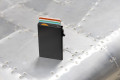 BrandCharger, porta carte di credito Wally Mag