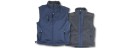 OSLO gilet "ACTIWEAR" multitasche in colore blu interno in pile, reversibile. Chiusura con zip centrale, con coulisse in vita. Lato nylon: 3 tasche zip. Lato pile: 2 tasche zip. Confezione in nylon.