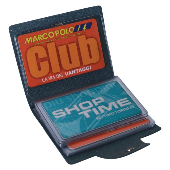 REFLEXA porta carte di credito, contenente 8 bustine, in vivella double face, con bottone di chiusura nero. Confezione in cartoncino.